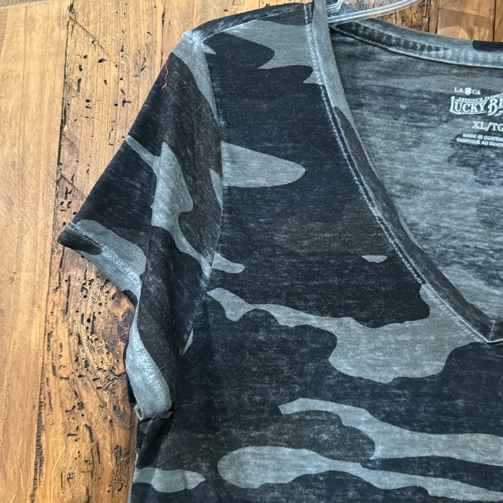 Lucky brand camo tee in green and gray - Picture 3 of 5